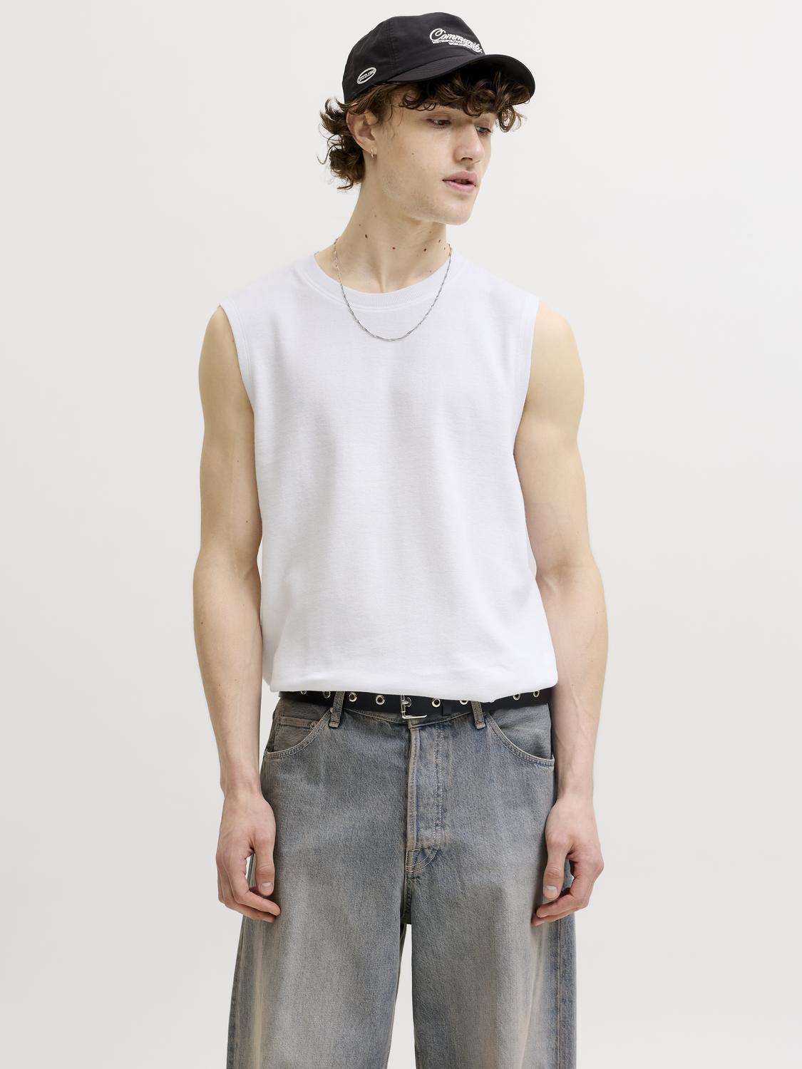 model_shot-front